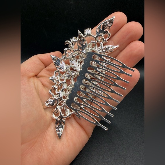 Bejeweled Silver Tone Metal Crystal Hair Comb Accessory, Wedding Bridal Princess - Picture 10 of 11